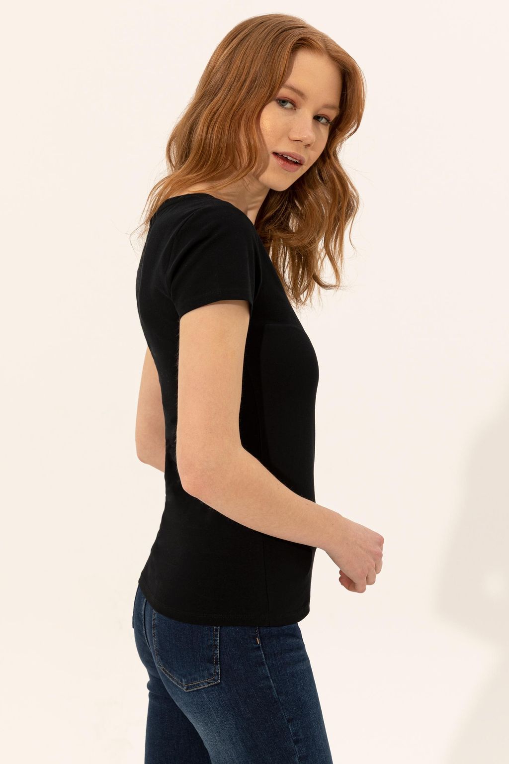 Женская черная футболка с V-образным вырезом Basic - U.s. polo assn фото 3