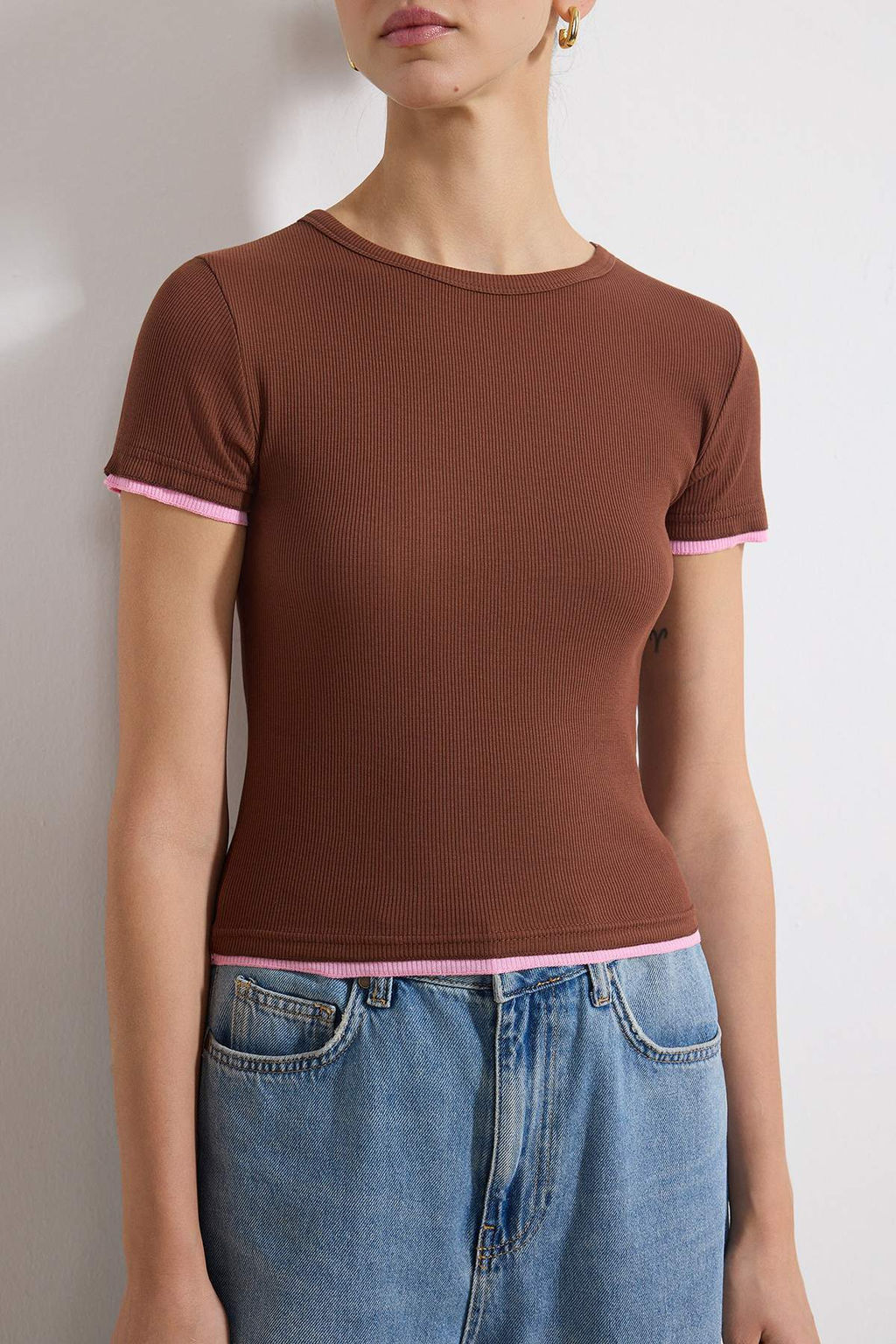 Ac?k Mavi Fitted/Vucuda Oturan K?sa Kollu Biyeli Fitilli Esnek Orme Bluz TWOSS26BZ00253 - Trendyolmilla фото 7