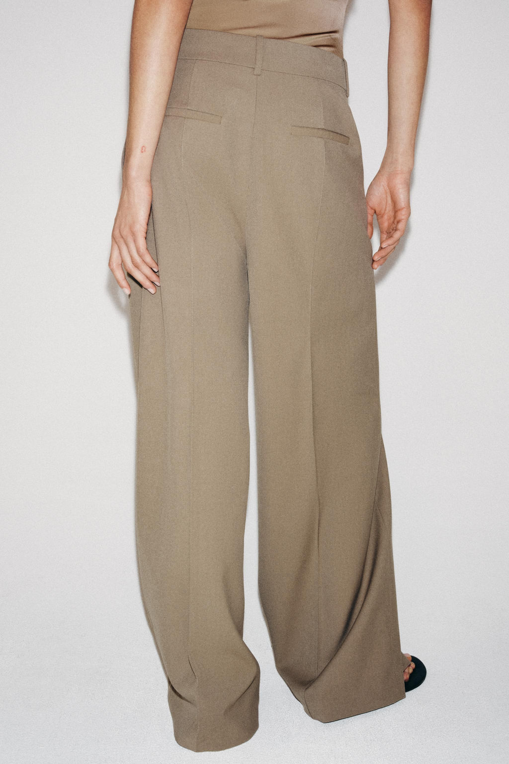 PANTAL?N MINIMAL WIDE LEG ZW COLLECTION / Vis?n - Zara фото 4