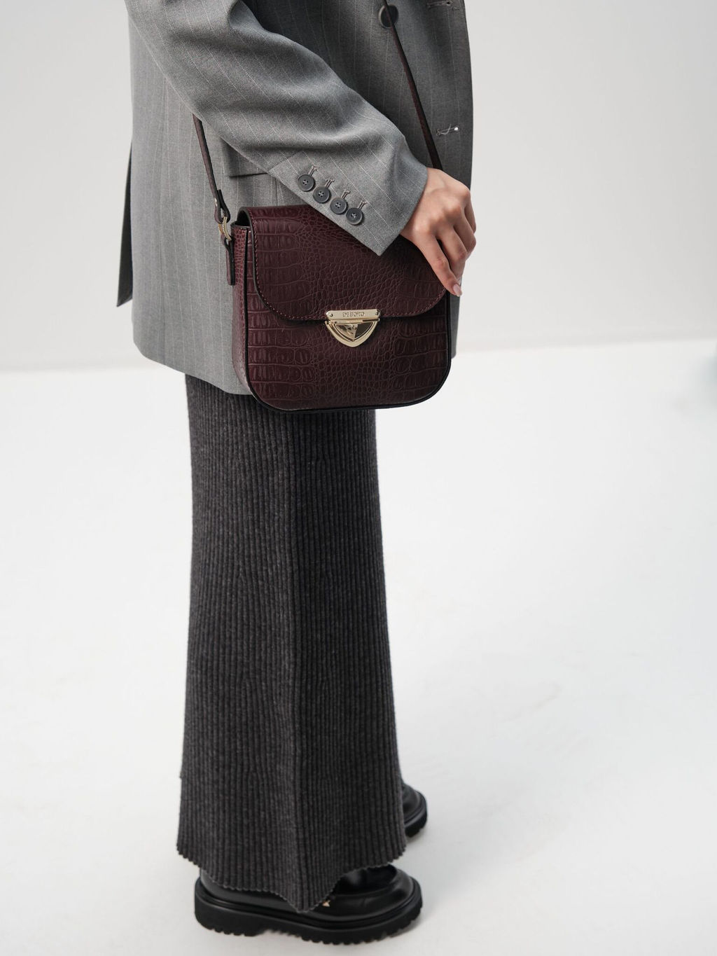 Сумка кожаная через плечо Deboro 3158 пурпур крок