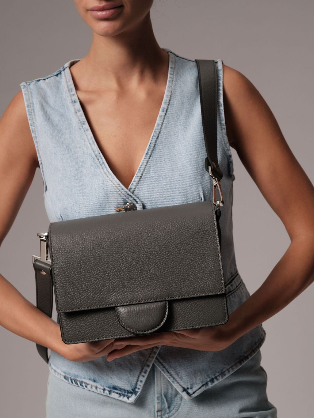 Сумка кожаная через плечо Deboro 30574 хромо