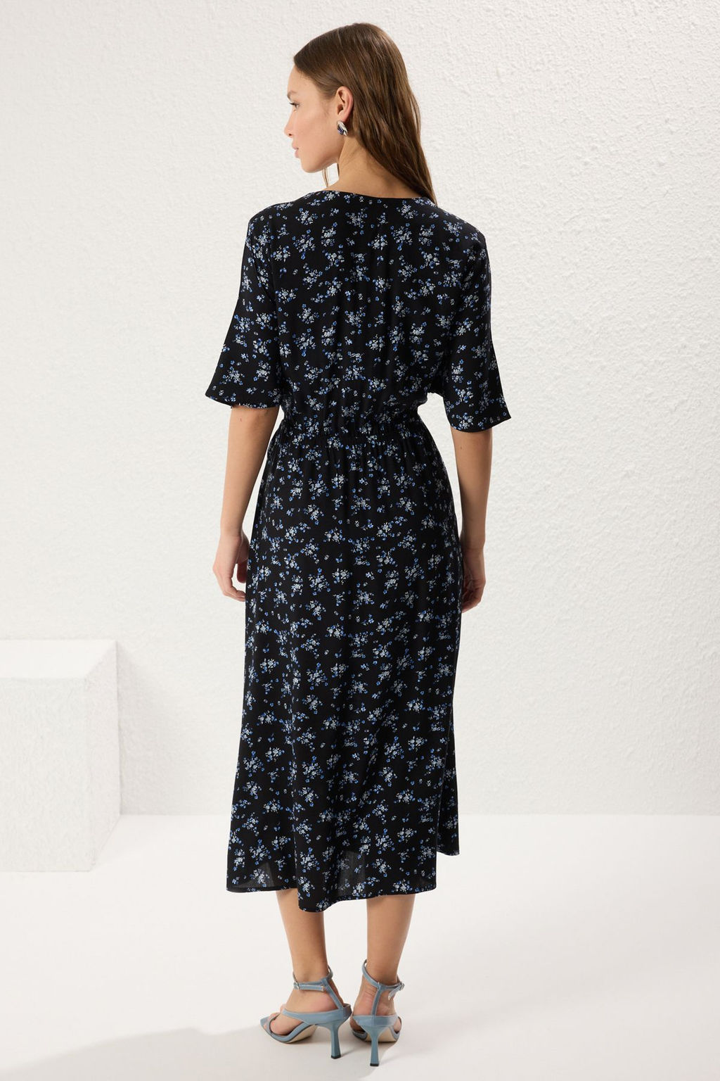 Siyah Kusakl? Cicek Desenli A Kesim Dugmeli Midi Dokuma Elbise TWOSS25EL00300 - Trendyolmilla фото 5