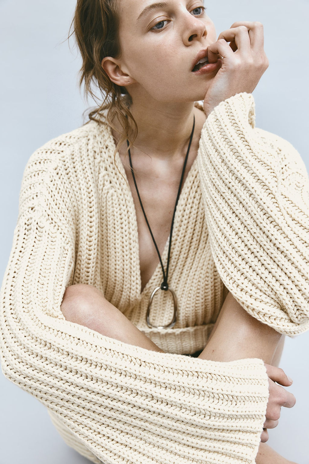 Jersey de mezcla de lana con escote en V - H&m фото 4