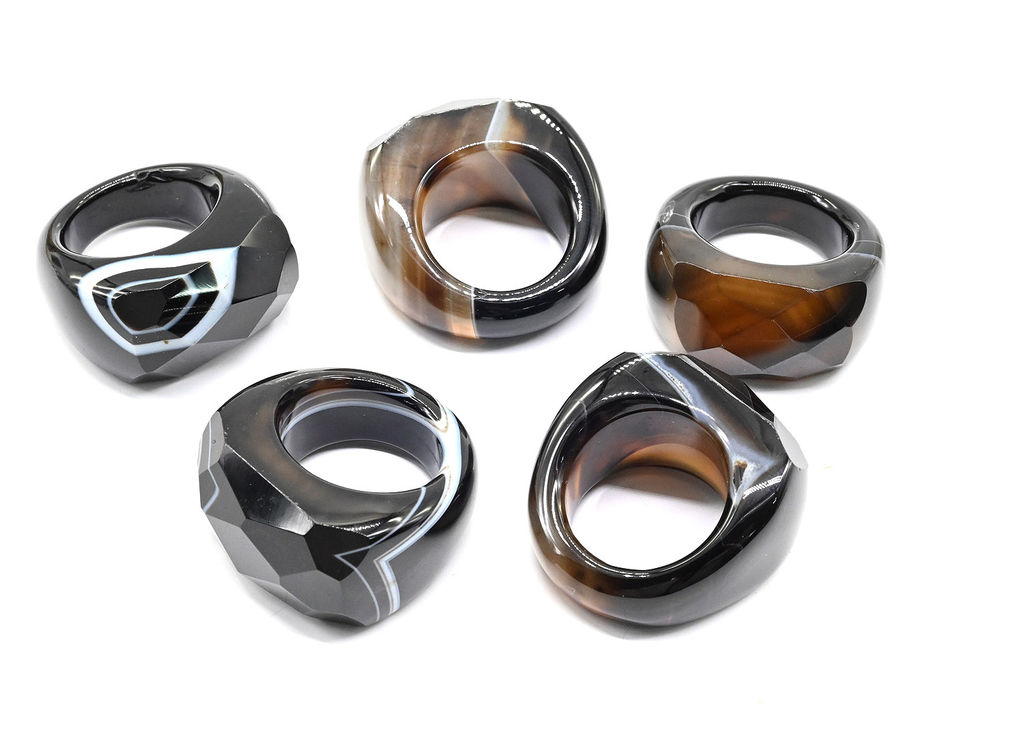 Крупный перстень из Агата кофейного