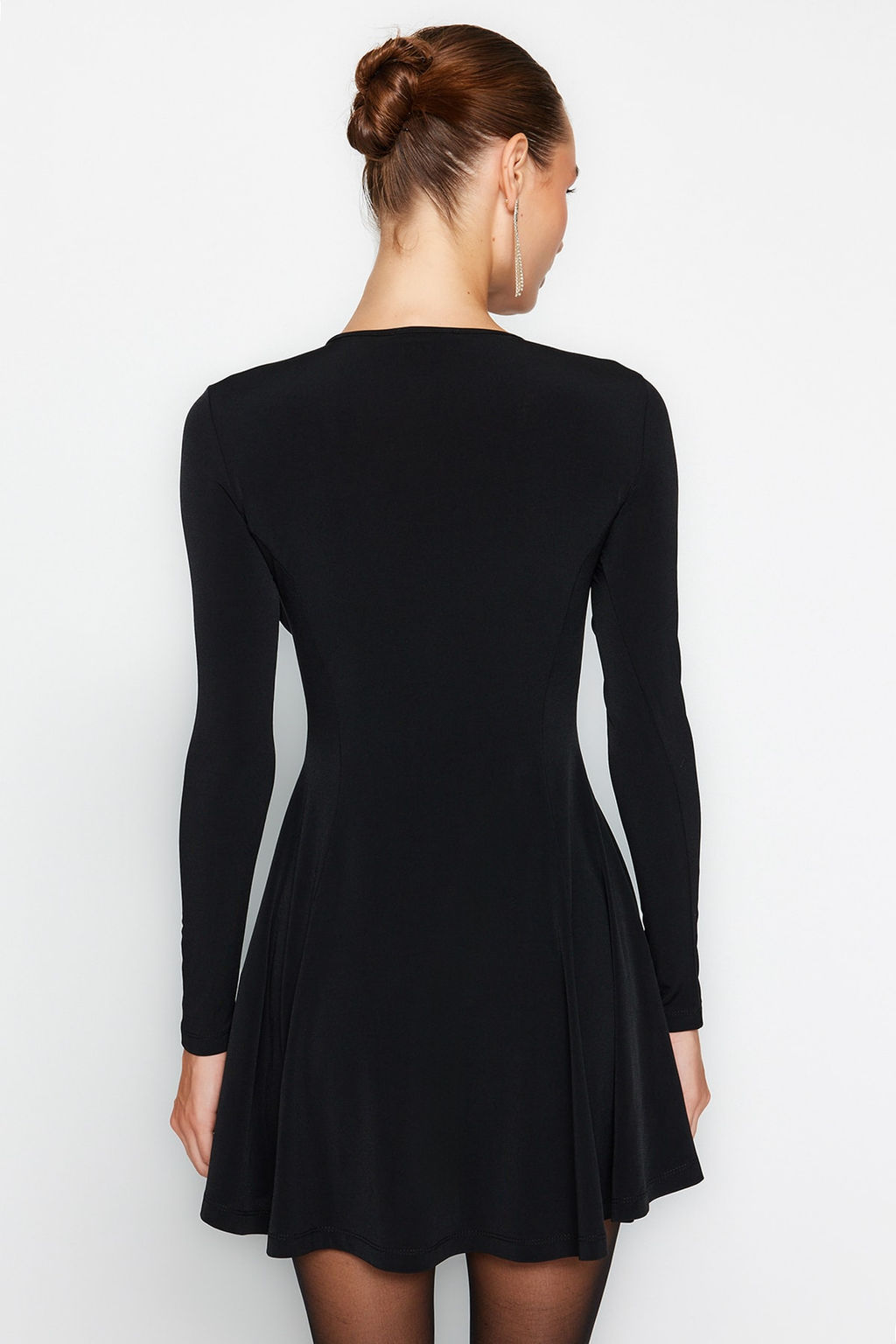 Trendyolmilla Siyah A-Kesim Baglama Detayl? Orme K?sa S?k Abiye Elbise TPRAW24EL00062 фото 6