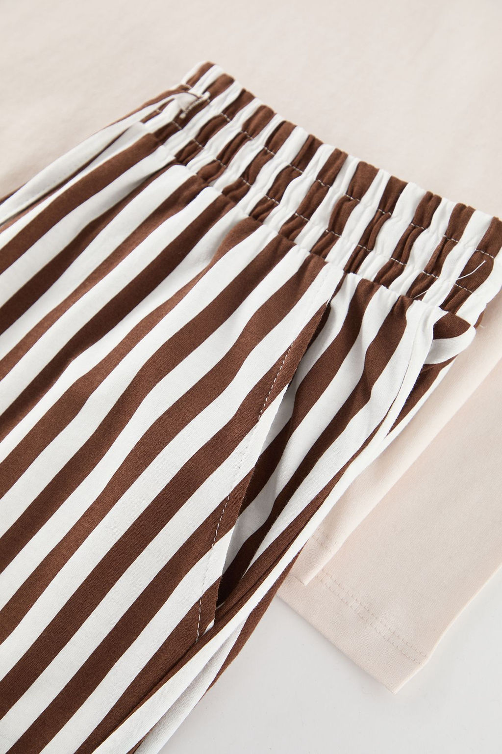 Bej - Kahve Regular Fit Cizgili Couple/Cift Orme Erkek Pijama Tak?m? TMNAW25PT00049