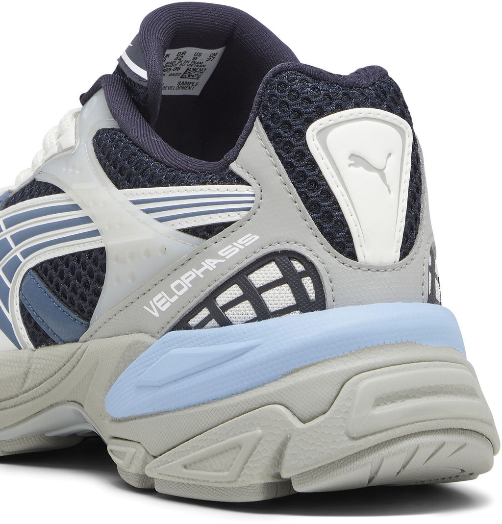 Кроссовки взрослые