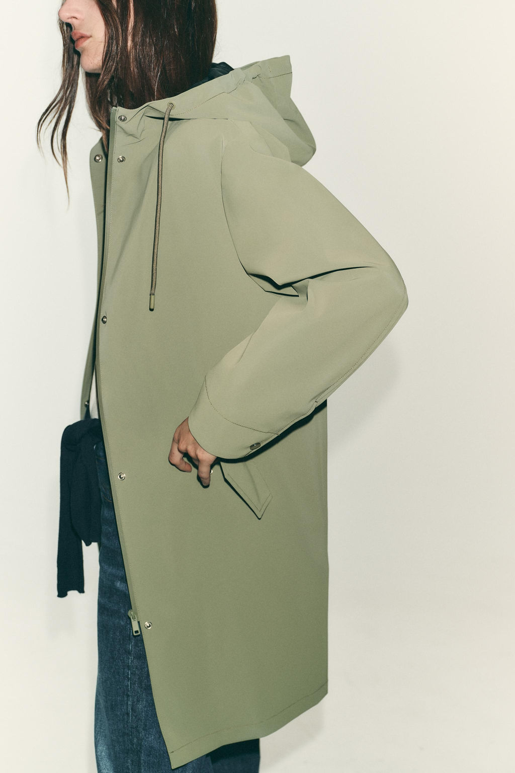 RUBBERISED HOODED JACKET - Zara фото 4