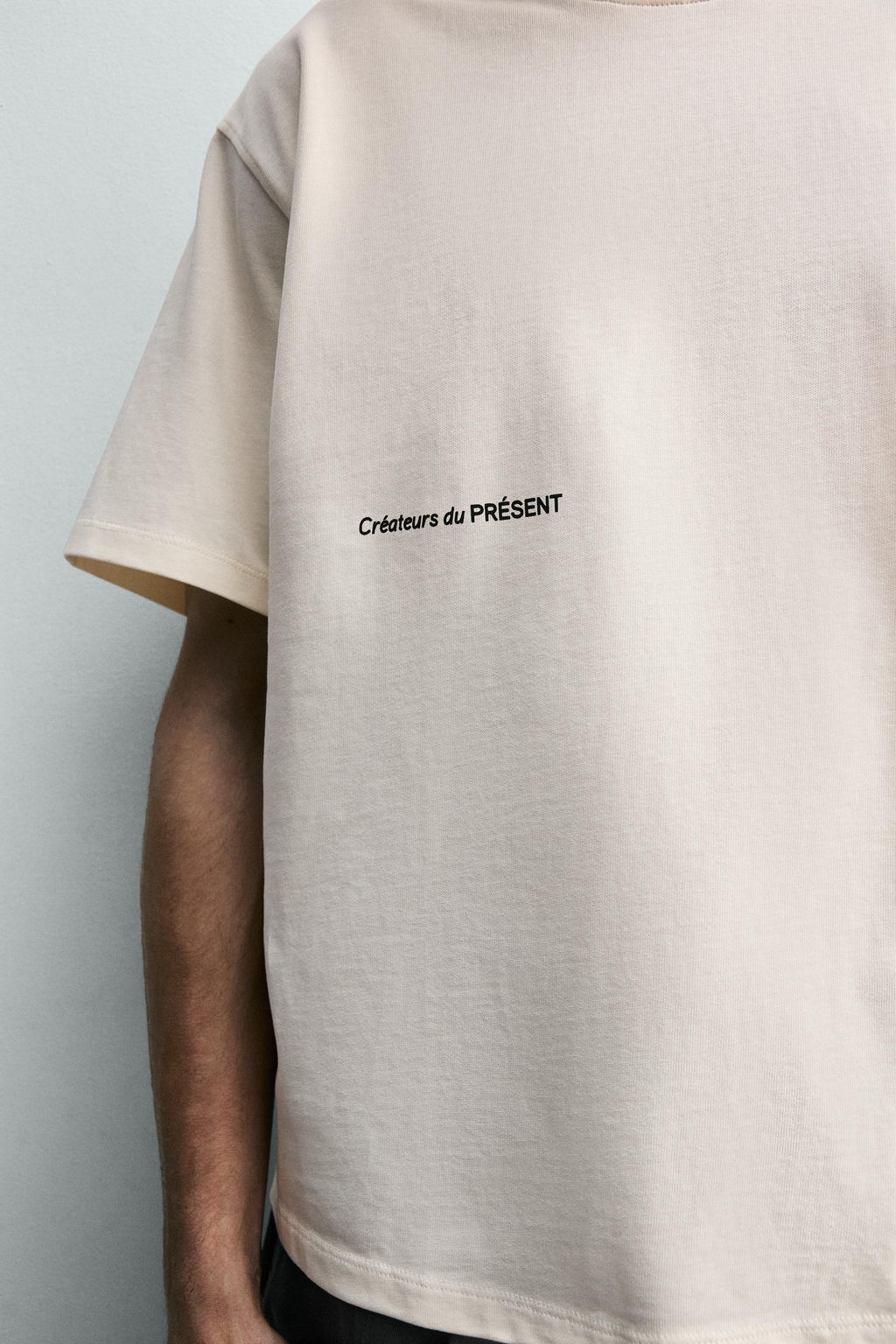 CAMISETA TEXTO PARCHES COMBINADOS / Blanco roto - Zara фото 6