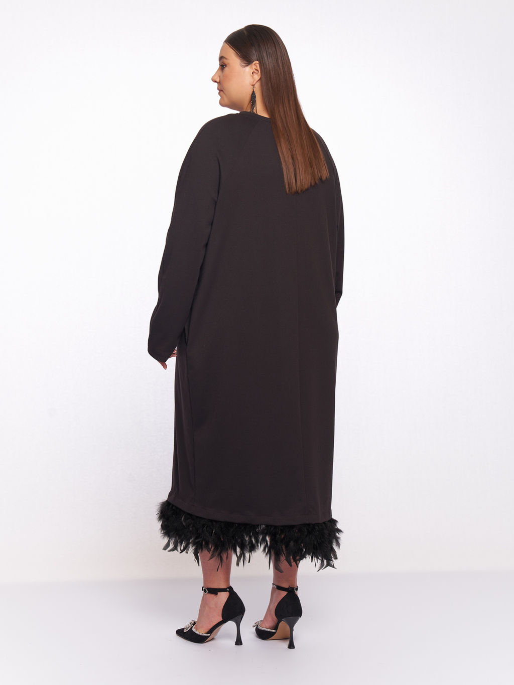 Черное платье с перьями PP57406BLK01 - Артесса фото 8