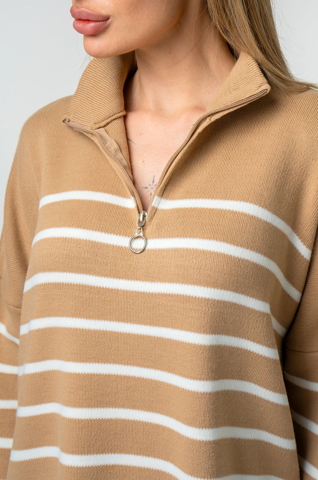 Женский джемпер оверсайз с воротником на молнии Happy Fox  фото 7