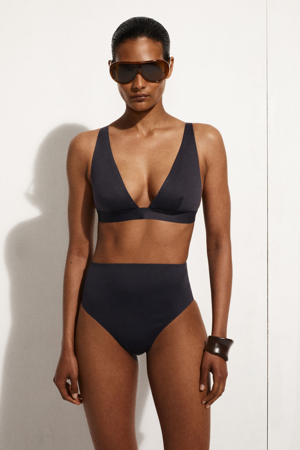 TOP DE BIKINI EFECTO NEOPRENO CUELLO DE PICO - H&m фото 2