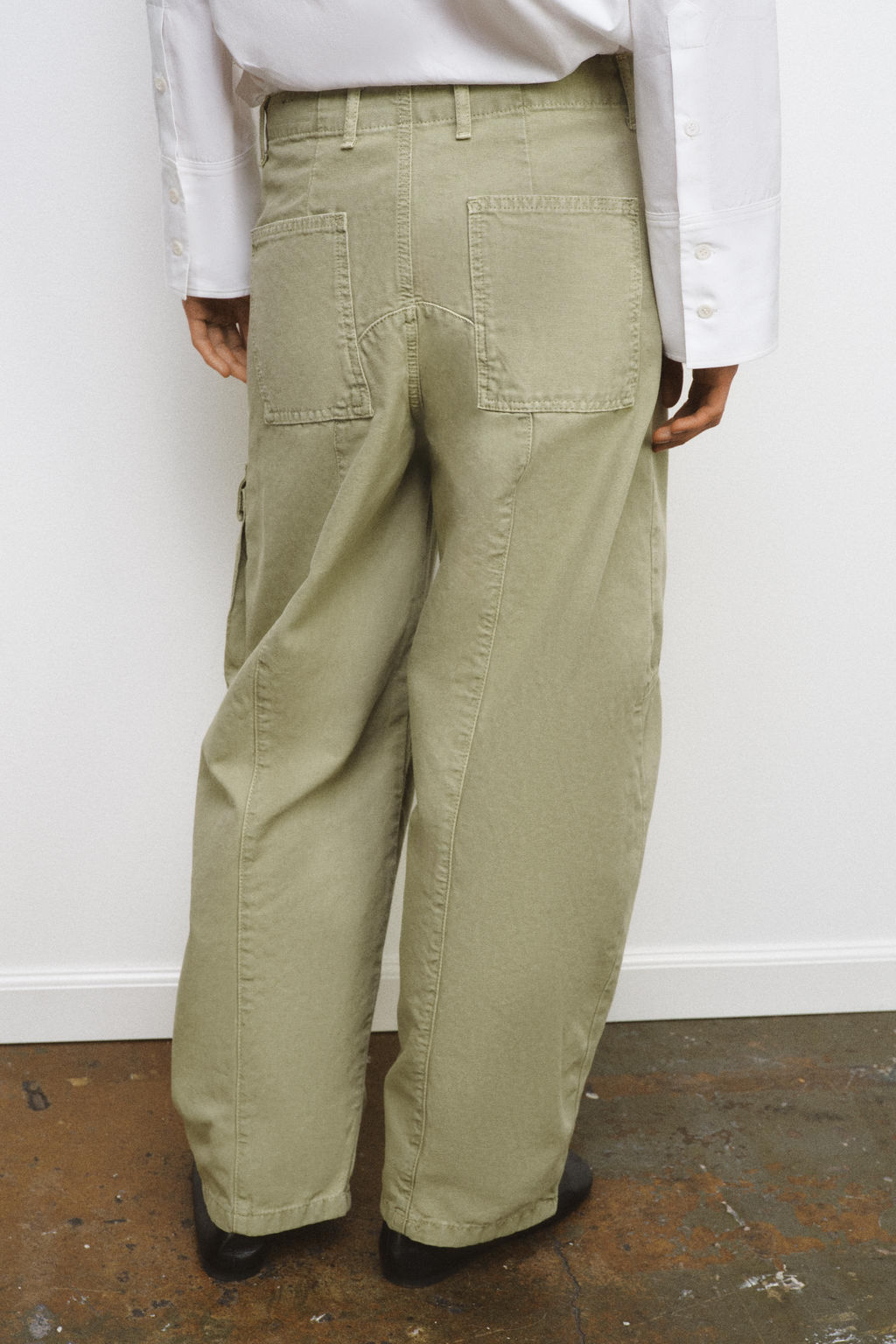 PANTAL?N CARGO ZW COLLECTION / Khaki claro - Zara фото 3
