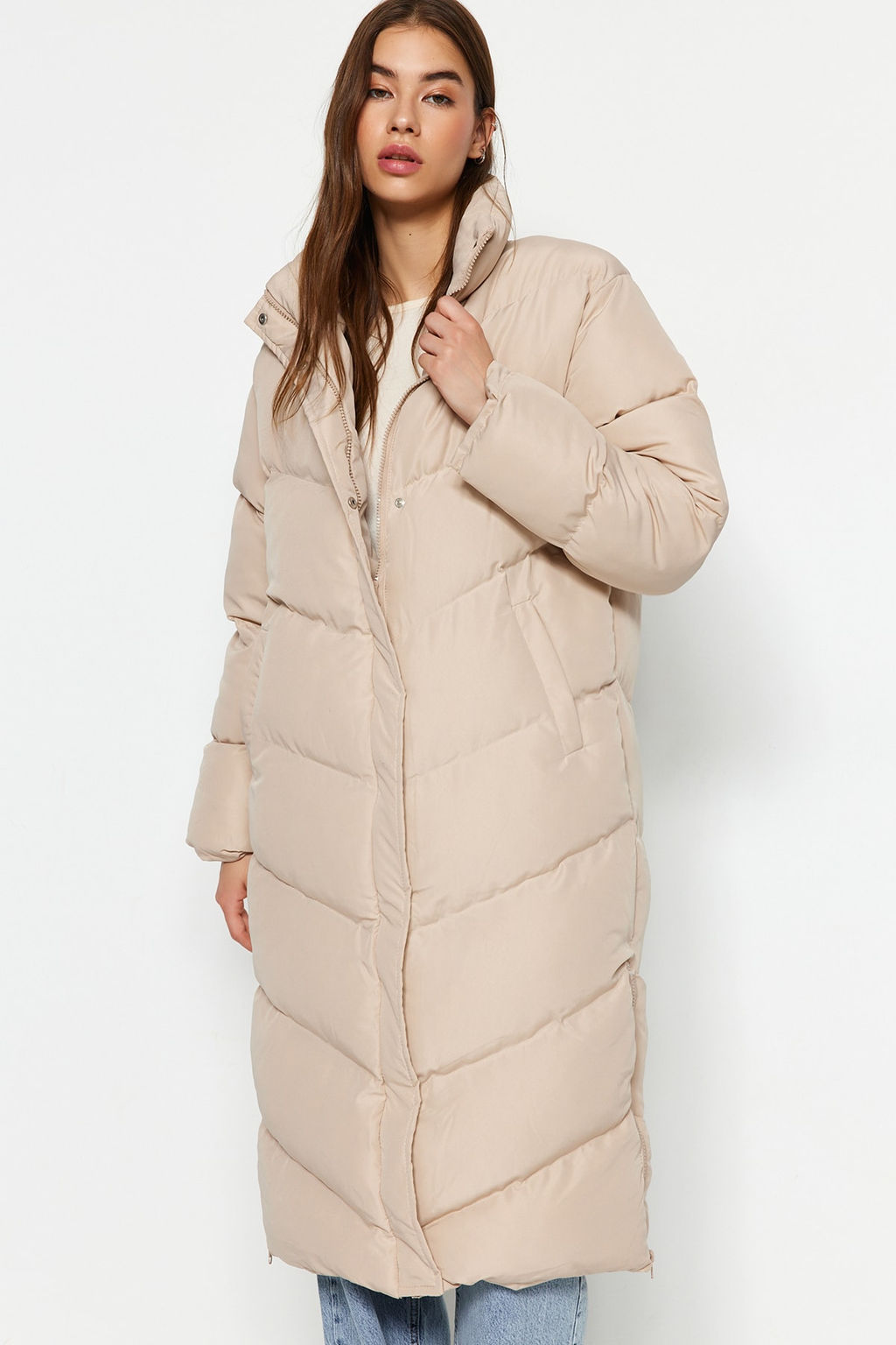 TRENDYOLMILLA Bej Regular Yandan Fermuar Detayl? Su Itici Uzun Sisme Mont TWOAW24MO00049 фото 11