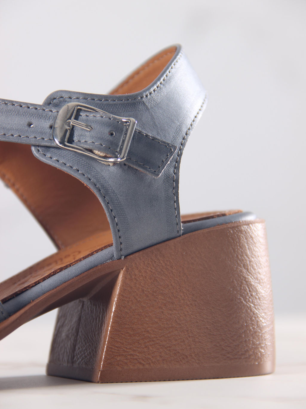 Босоножки 5035.23663bе.Вакса серая +коричневый