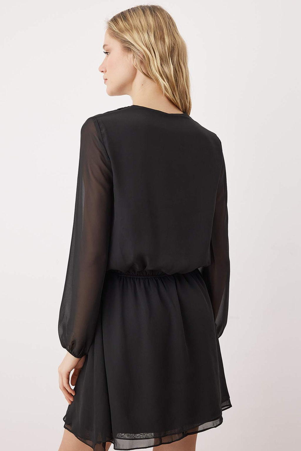 Siyah Etegi Belden Ac?lan Iki Kat Sifon Etekli K?sa / Mini Dokuma Elbise TWOAW26EL00177 - Trendyolmilla фото 4