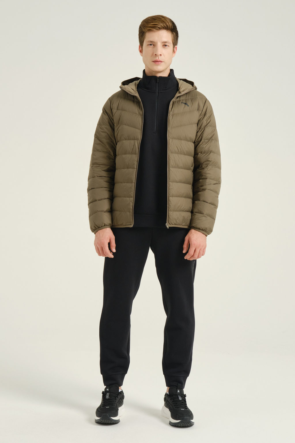 Пуховик лёгкий с капюшоном Темно-зеленый