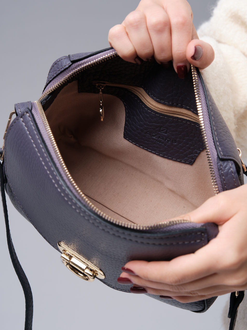 Сумка кожаная через плечо Azaro 3684 пыльно фиолетовая