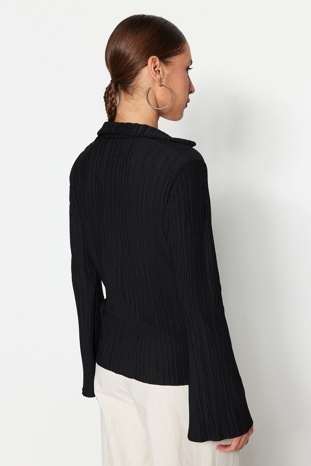 Siyah Piliseli ve Dugmeli Flare/Ispanyol Kol Orme Gomlek TWOSS23GO00165 - Trendyolmilla фото 5