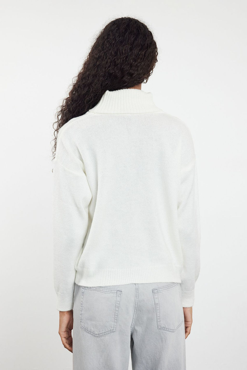 Siyah Yumusak Dokulu Tas Detayl? Bal?kc? Yaka Triko Kazak TWOAW24KZ00188 - Trendyolmilla фото 13