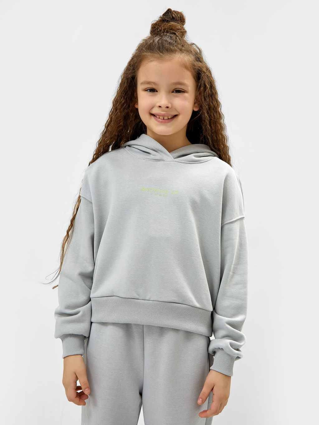Худи для девочек укороченное в сером цвете с печатью - Mark formelle фото 2