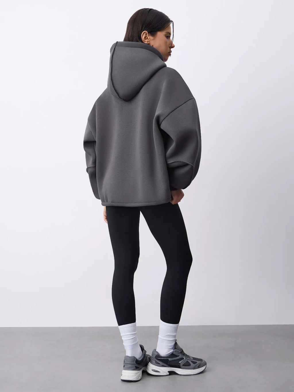 Утепленное худи с фигурными рельефами