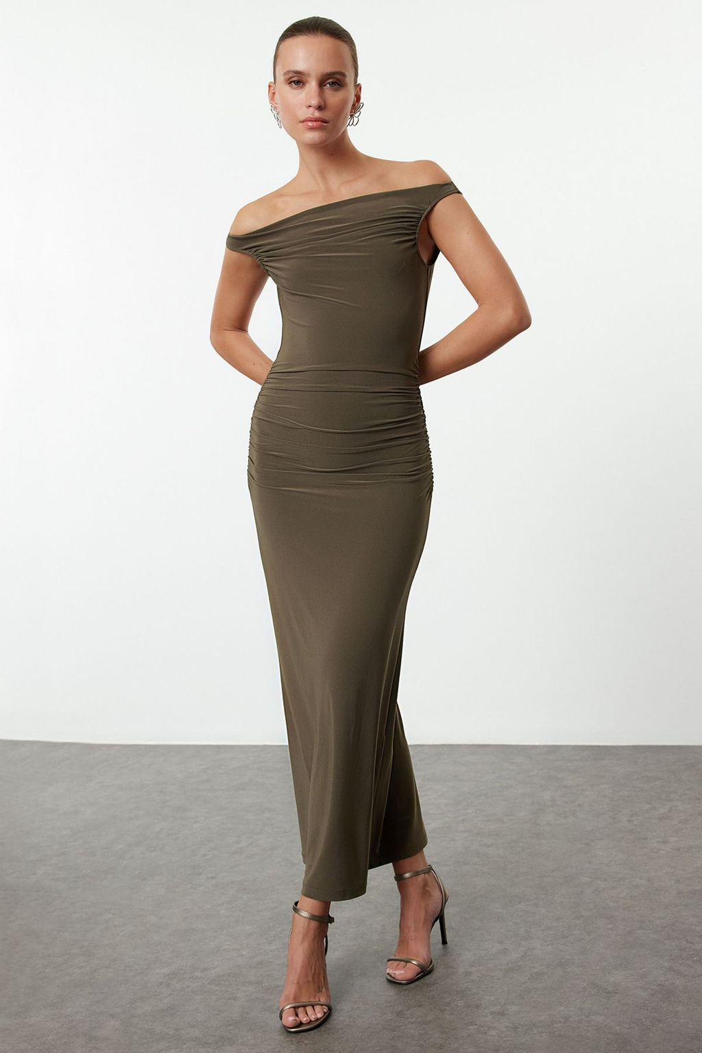 TRENDYOLMILLA Haki Vucuda Oturan Carmen Yaka Orme S?k Elbise TPRAW25EL00025 фото 8