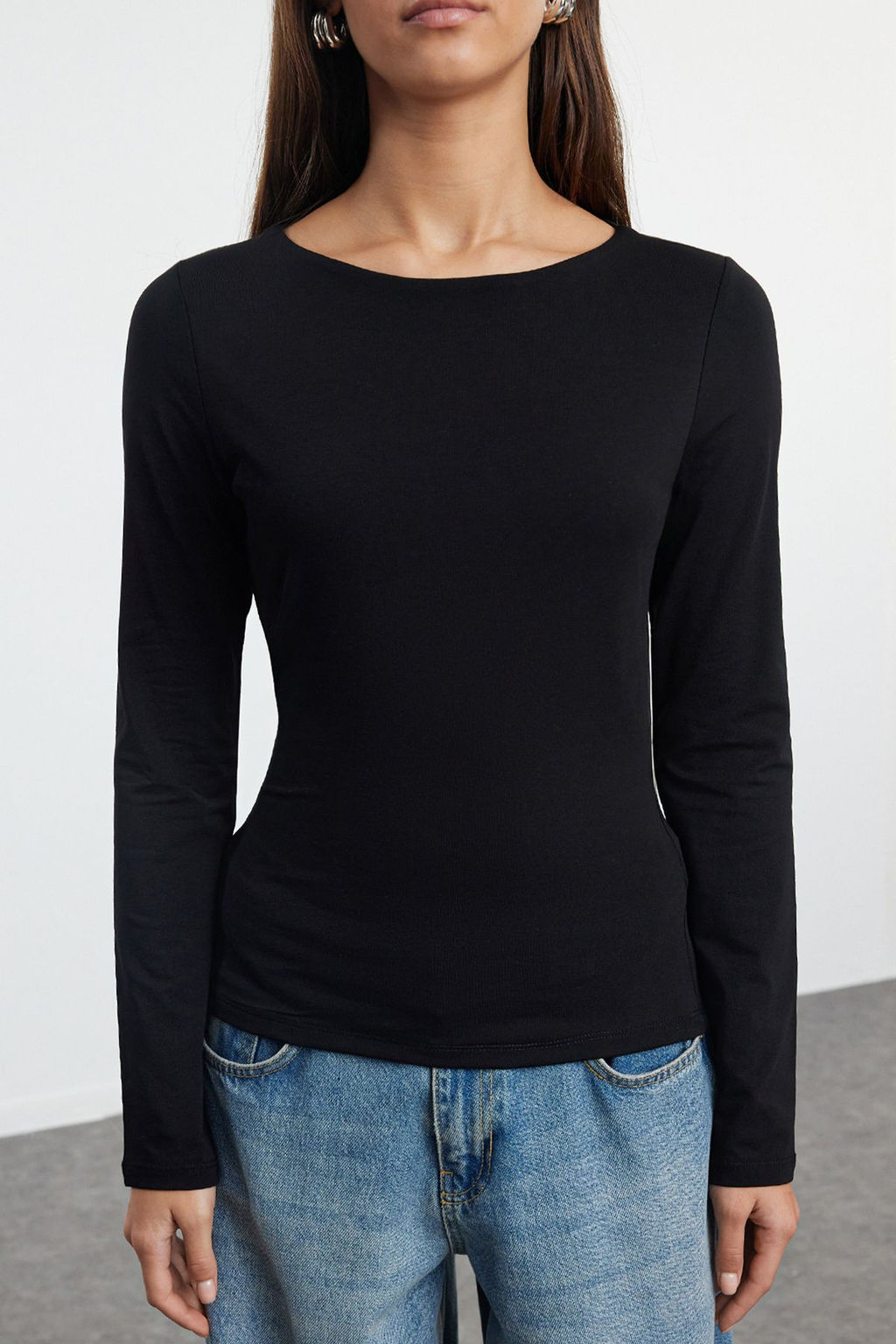 Siyah-Ekru Ikili Paket Kay?k Yaka Fitted/Vucuda Oturan Orme Bluz TWOAW25BZ00062