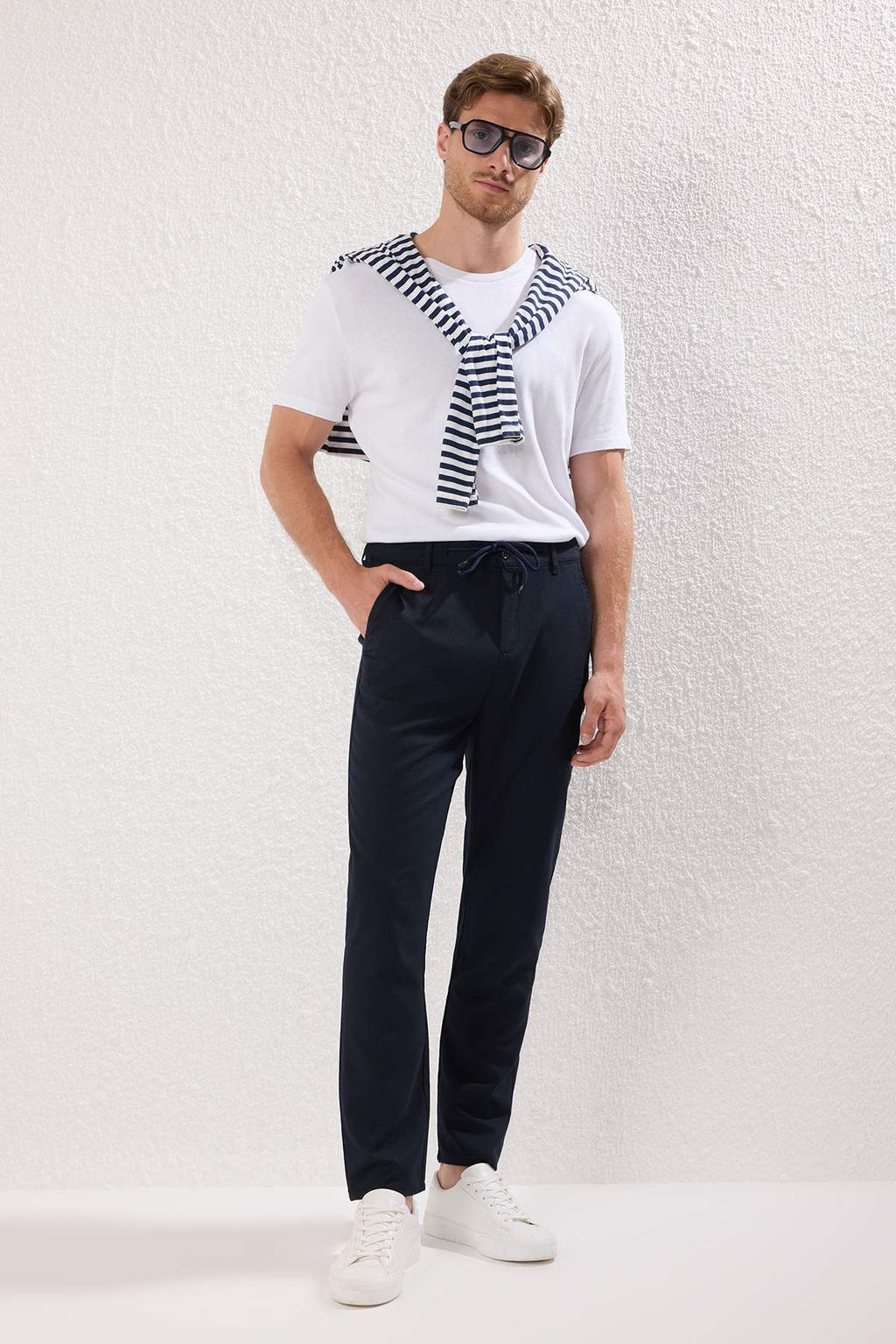 Lacivert Slim Fit Beli Baglama Detayl? Lastikli Kumas Dokuma Pantolon TMNAW25PL00027