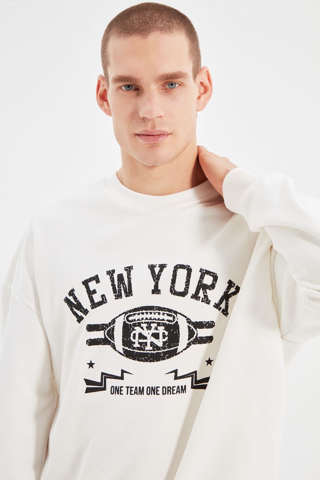 Ekru Oversize/Genis Kesim Uzun Kollu Bask?l? Sweatshirt TMNAW22SW0587 - Trendyolmilla фото 2