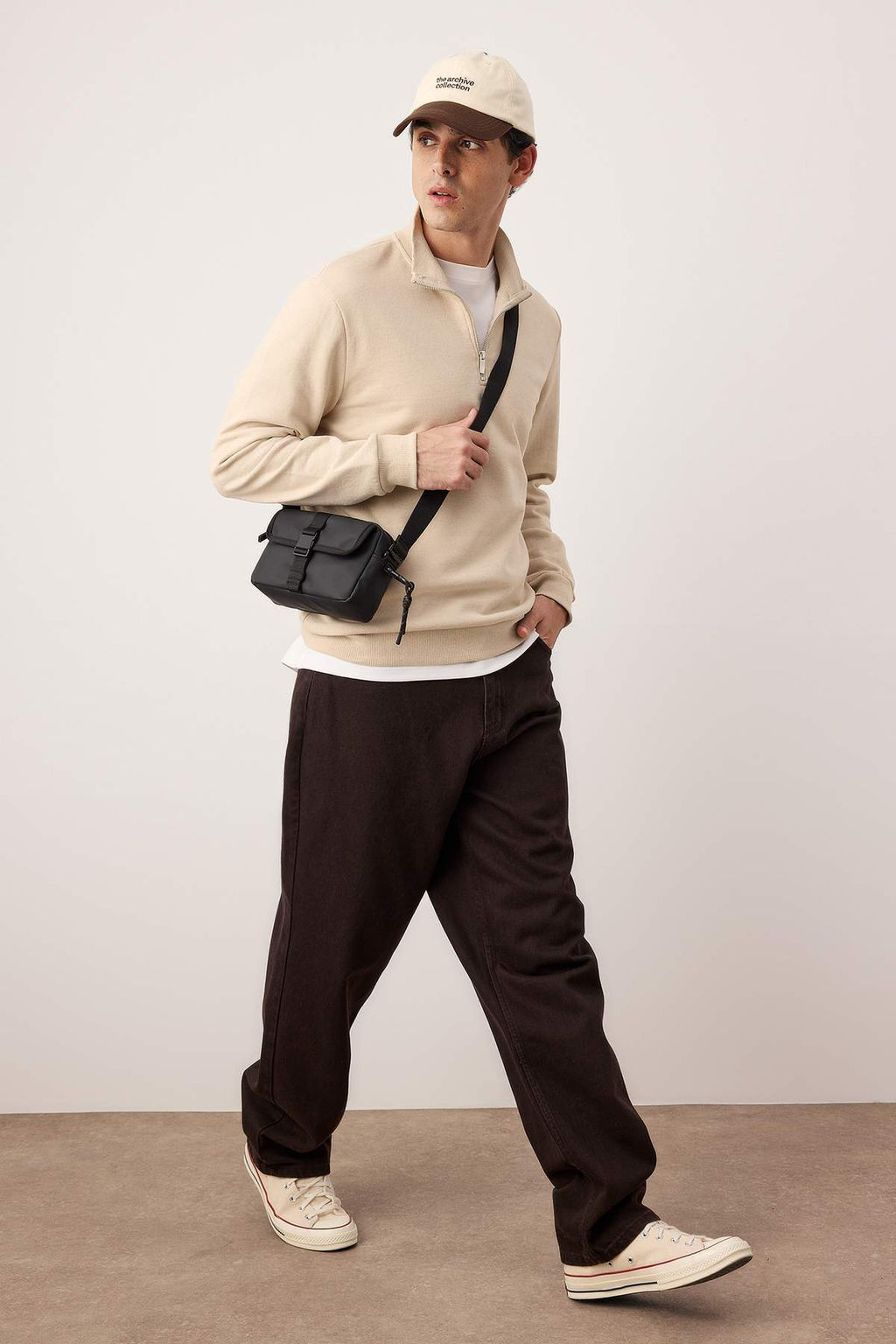 Siyah Regular/Normal Kesim Dik Yaka Kal?n Ici Polarl? Sweatshirt TMNAW26SW00021 - Trendyolmilla фото 20