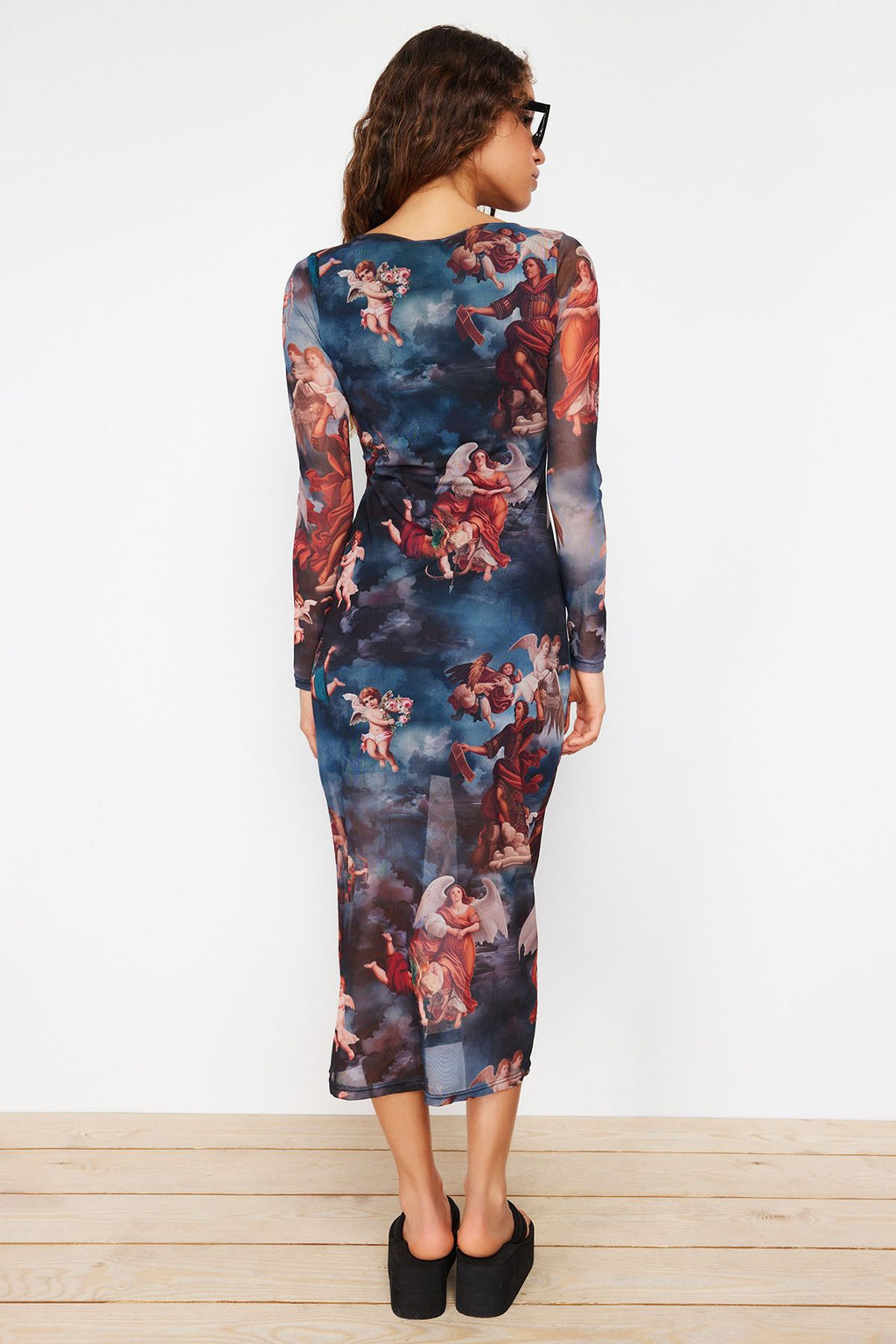 TRENDYOLMILLA Cok Renkli Bisiklet Yaka Bask?l? Astarl? Vucuda Oturan Tul Midi Orme Orme Elbise TWOAW24EL00605 фото 5