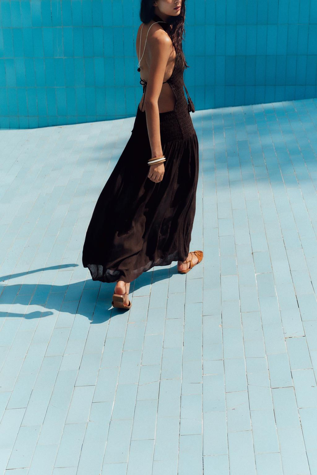 SMOCKED HALTER DRESS - Zara фото 4