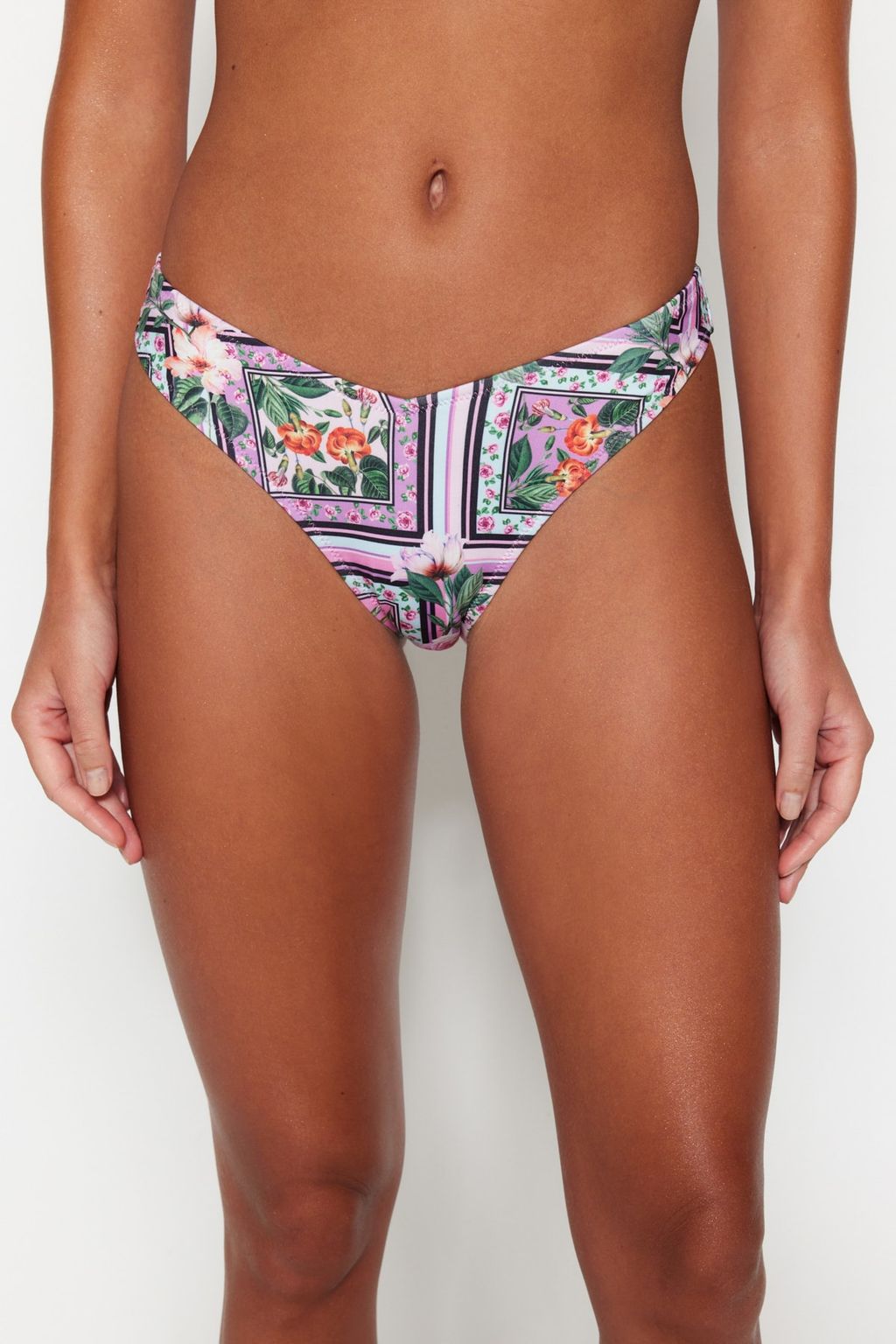 Cicek Desenli V Kesim Normal Paca Bikini Alt? TBESS23BA00220 - Trendyolmilla фото 4