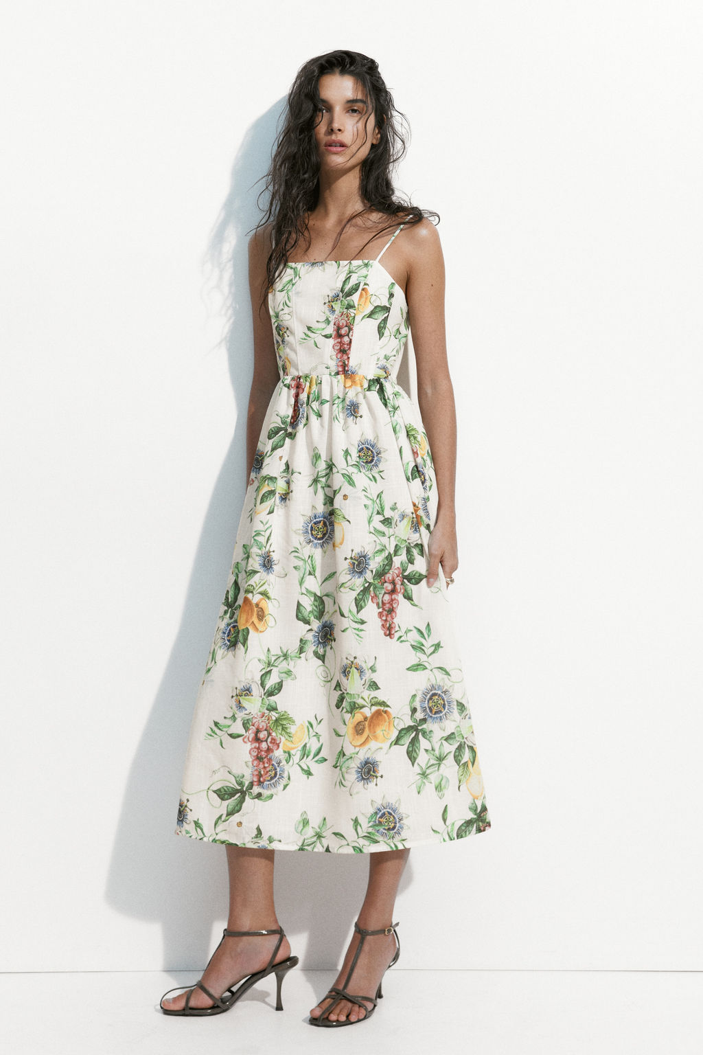 Vestido midi con tirantes finos - H&m фото 7