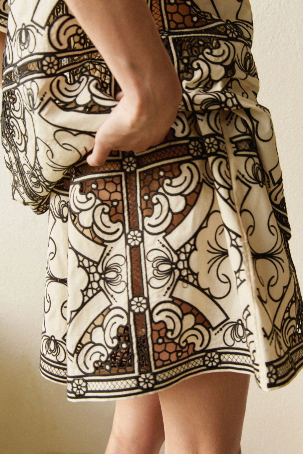 Pantal?n corto paper bag con bordado - H&m фото 4