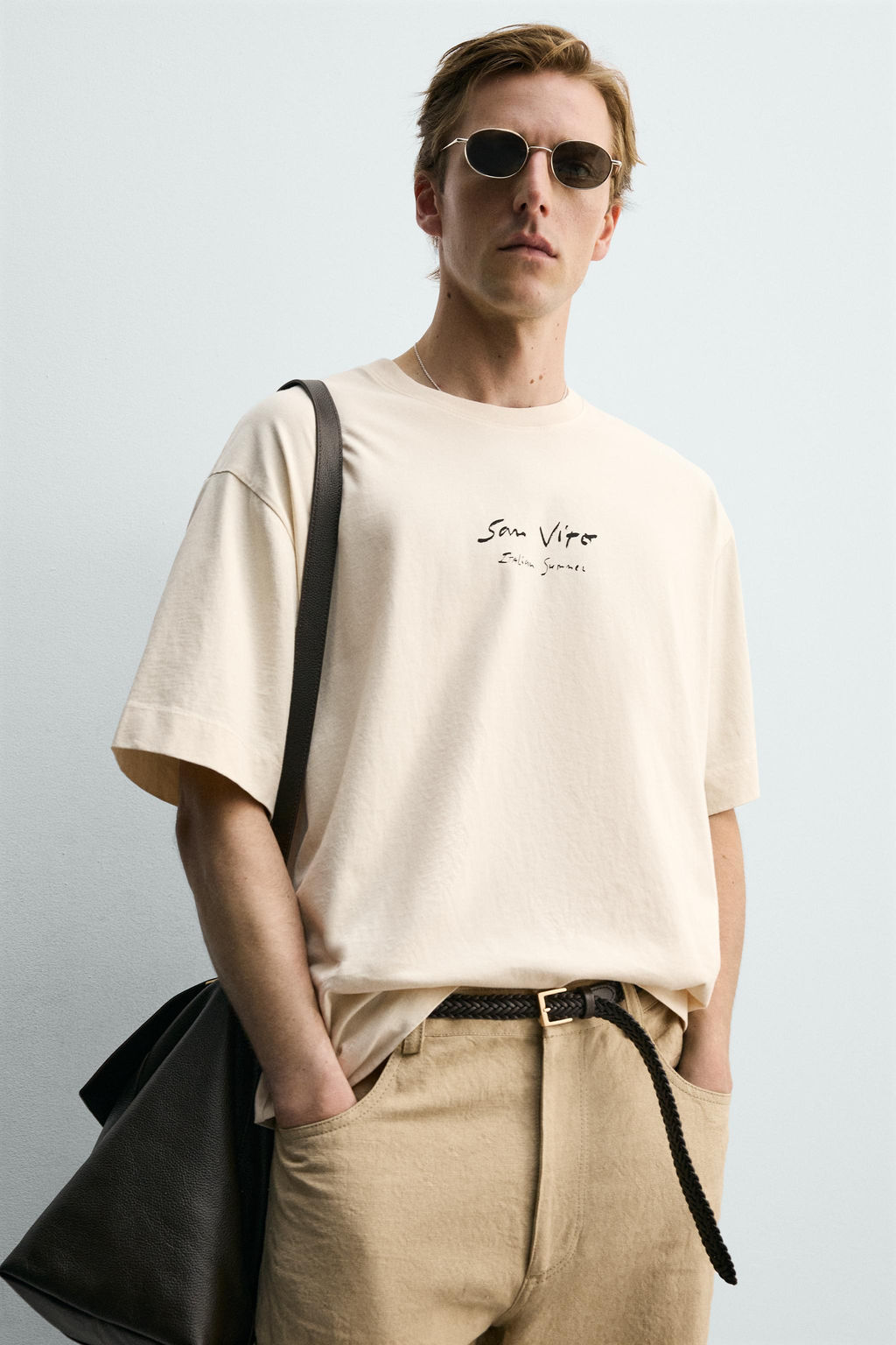 CAMISETA TEXTOS ESTAMPADOS / Crudo / Beige