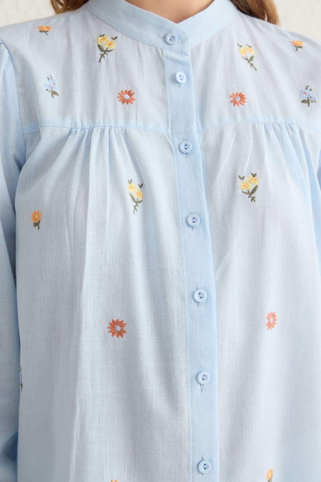 TRENDYOLMILLA Ekru Nak?s Detayl? Regular Normal Kal?p Dokuma Gomlek TWOSS23GO00152 фото 11