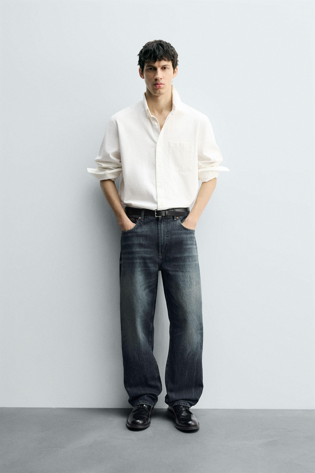 RELAXED STRAIGHT FIT JEANS