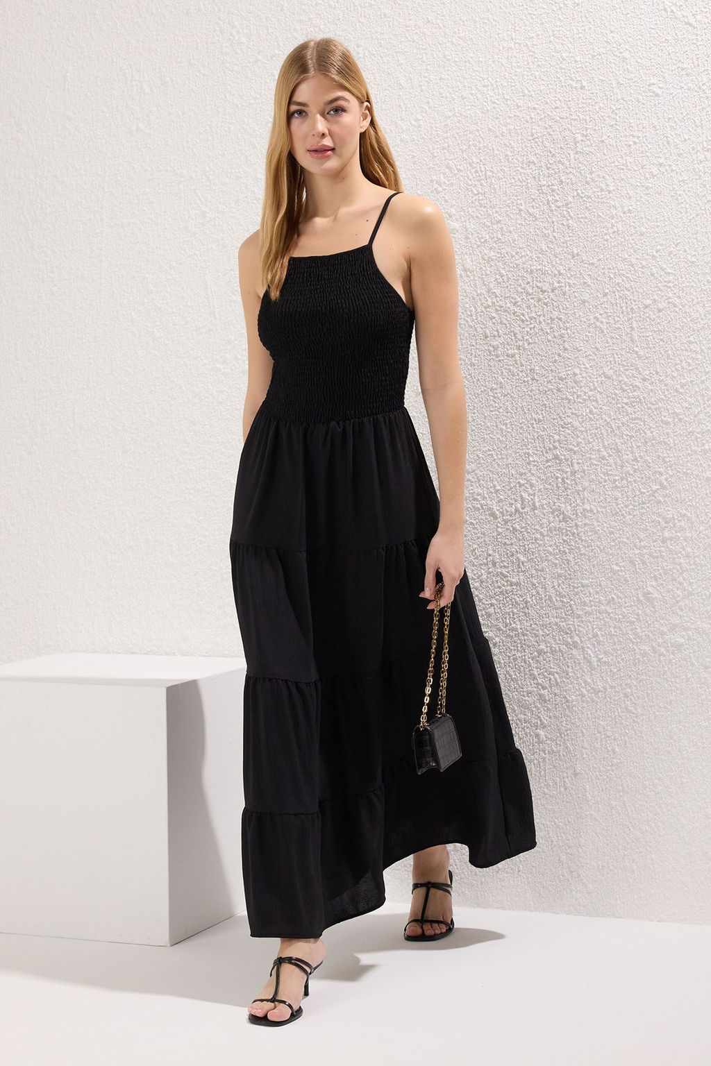 TRENDYOLMILLA Haki Duz Etegi Belden Ac?lan Gipeli Maxi Dokuma Elbise TWOSS25EL00586