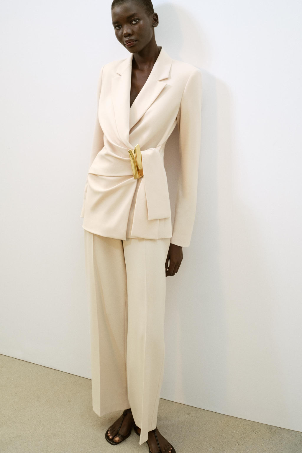 STRAIGHT-LEG HIGH-WAIST TROUSERS