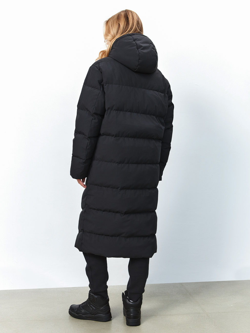 T3341-3 Пуховик удлиненный женский