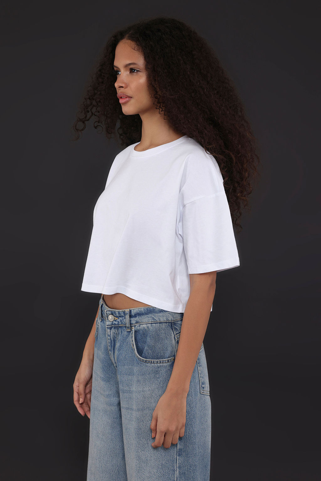 Beyaz %100 Kal?n Pamuklu Premium Crop Bisiklet Yaka Orme T-Shirt TWOSS23TS00038