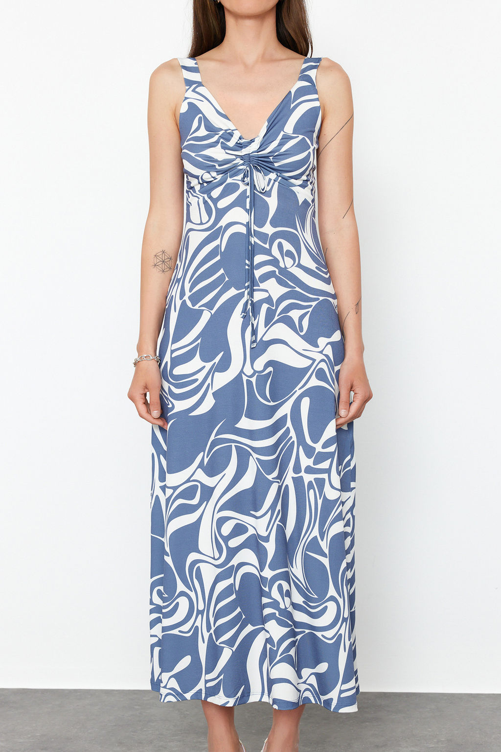 Indigo Fitted/Vucuda Oturan Buzgu Detayl? Kolsuz Esnek Orme Maxi Elbise TWOSS24EL00788 - Trendyolmilla фото 5