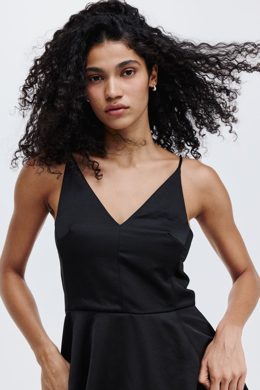 Vestido de tirantes con escote en V - H&m фото 8