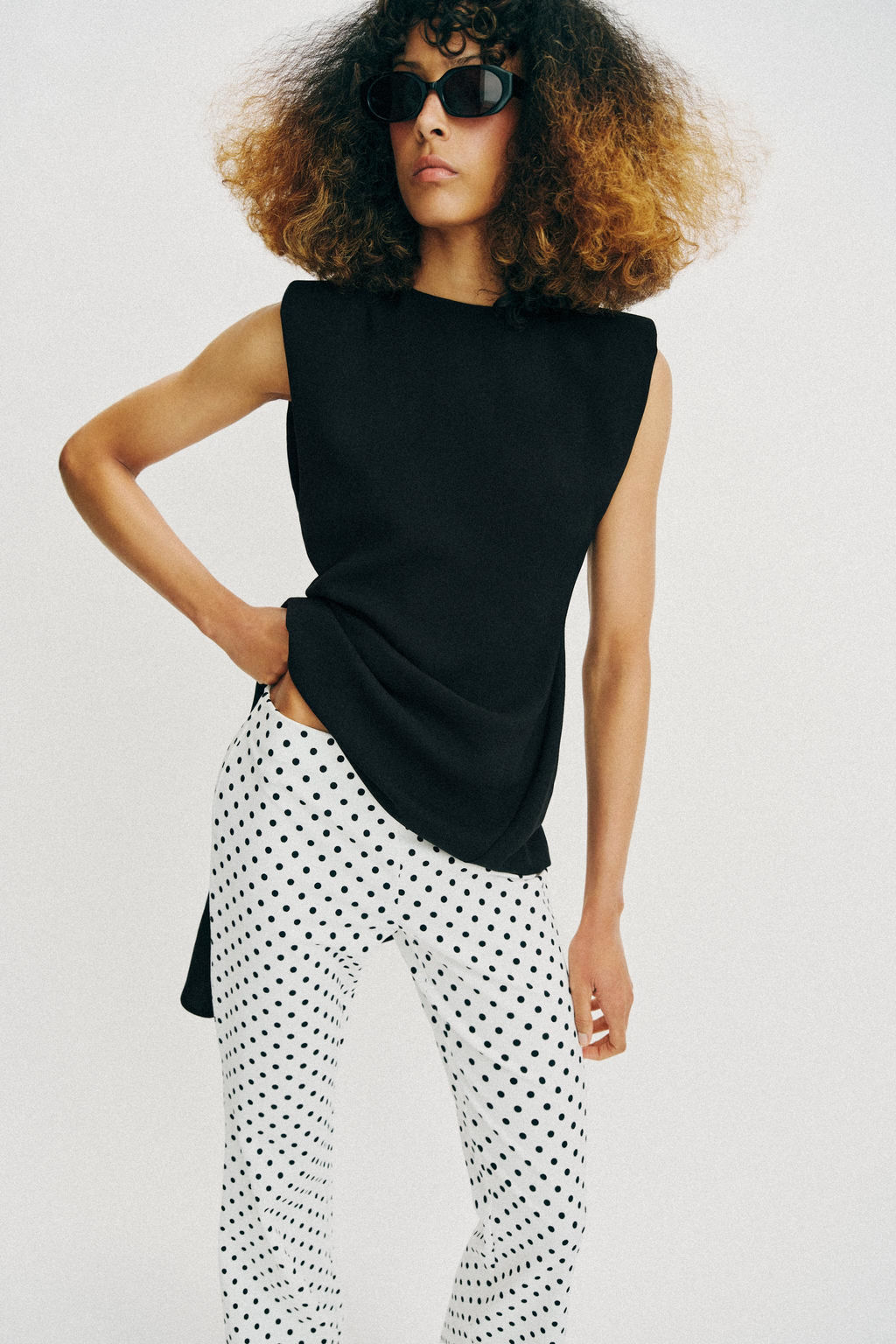 PANTALON FLARE STRETCH / Blanco / Negro - Zara фото 4