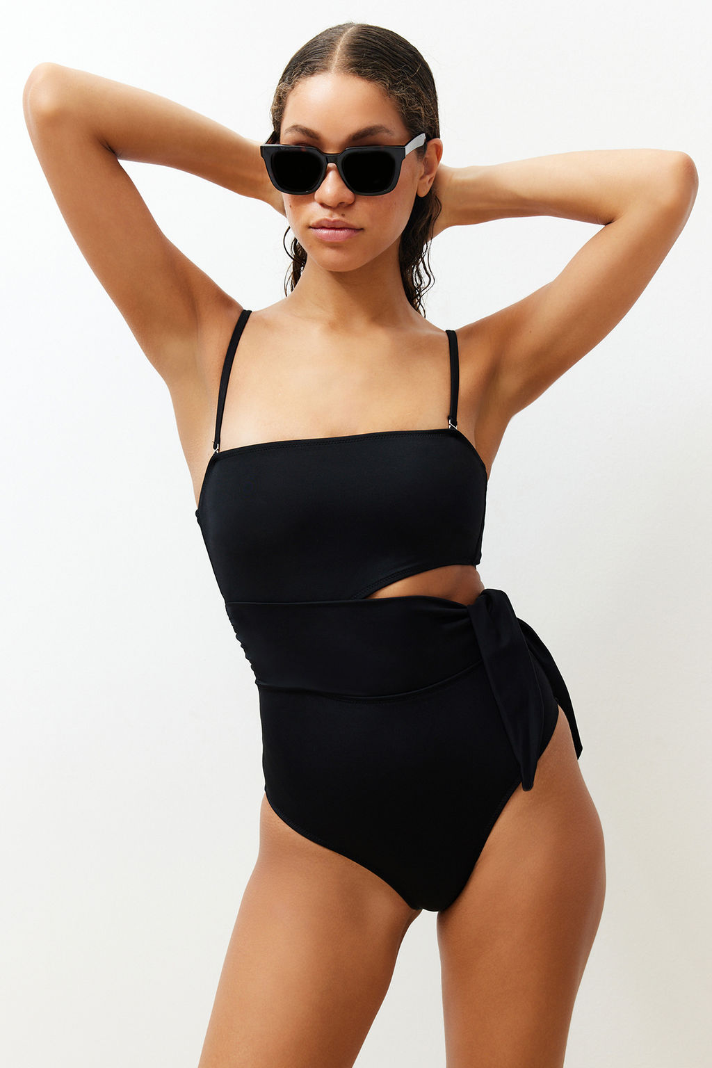 TRENDYOLMILLA Siyah Straplez Cut Out/Pencereli Regular Mayo TBESS24MA00123 фото 3