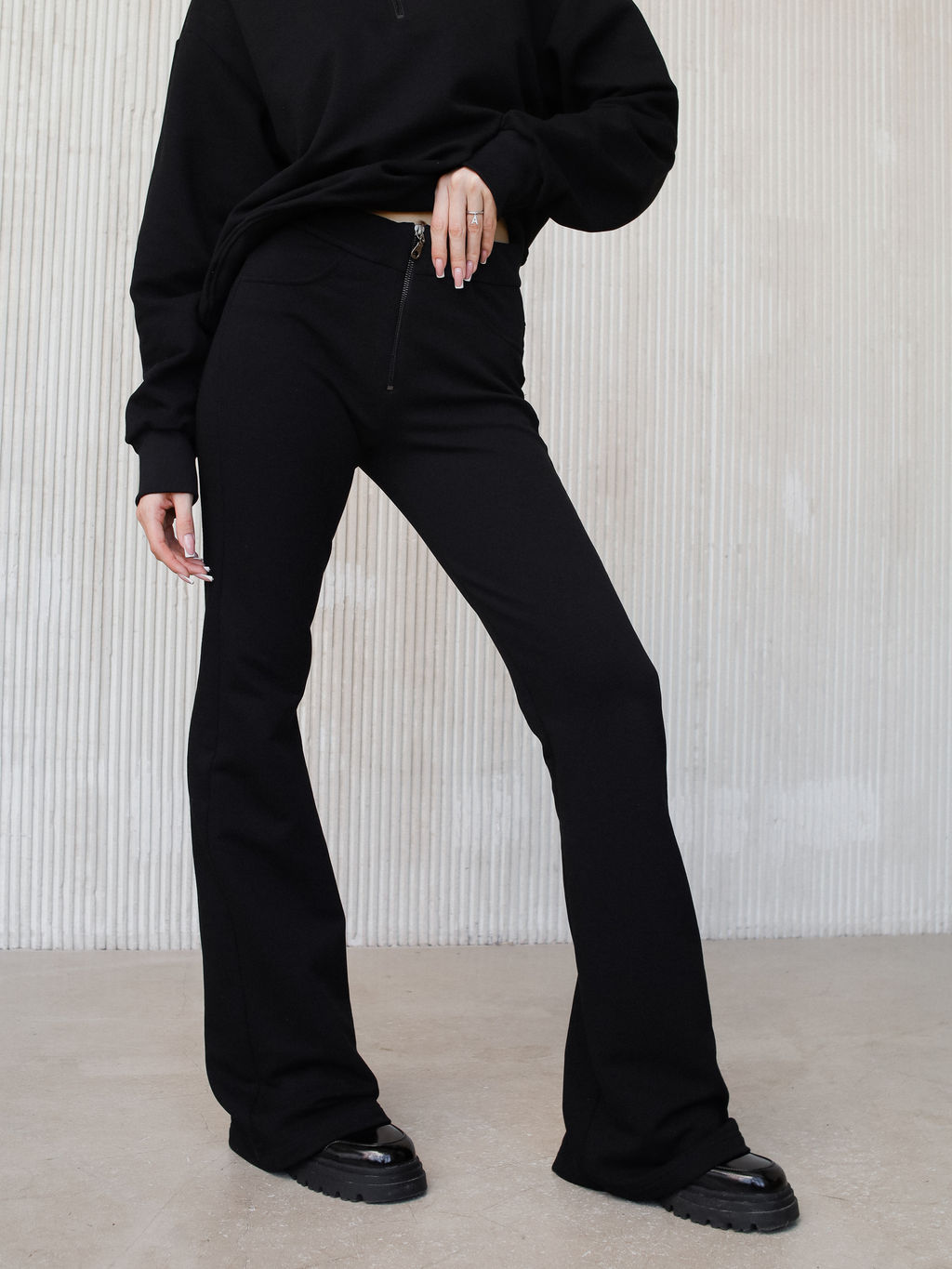 Брюки-клеш женские Pike, черные - Inzibe фото 2