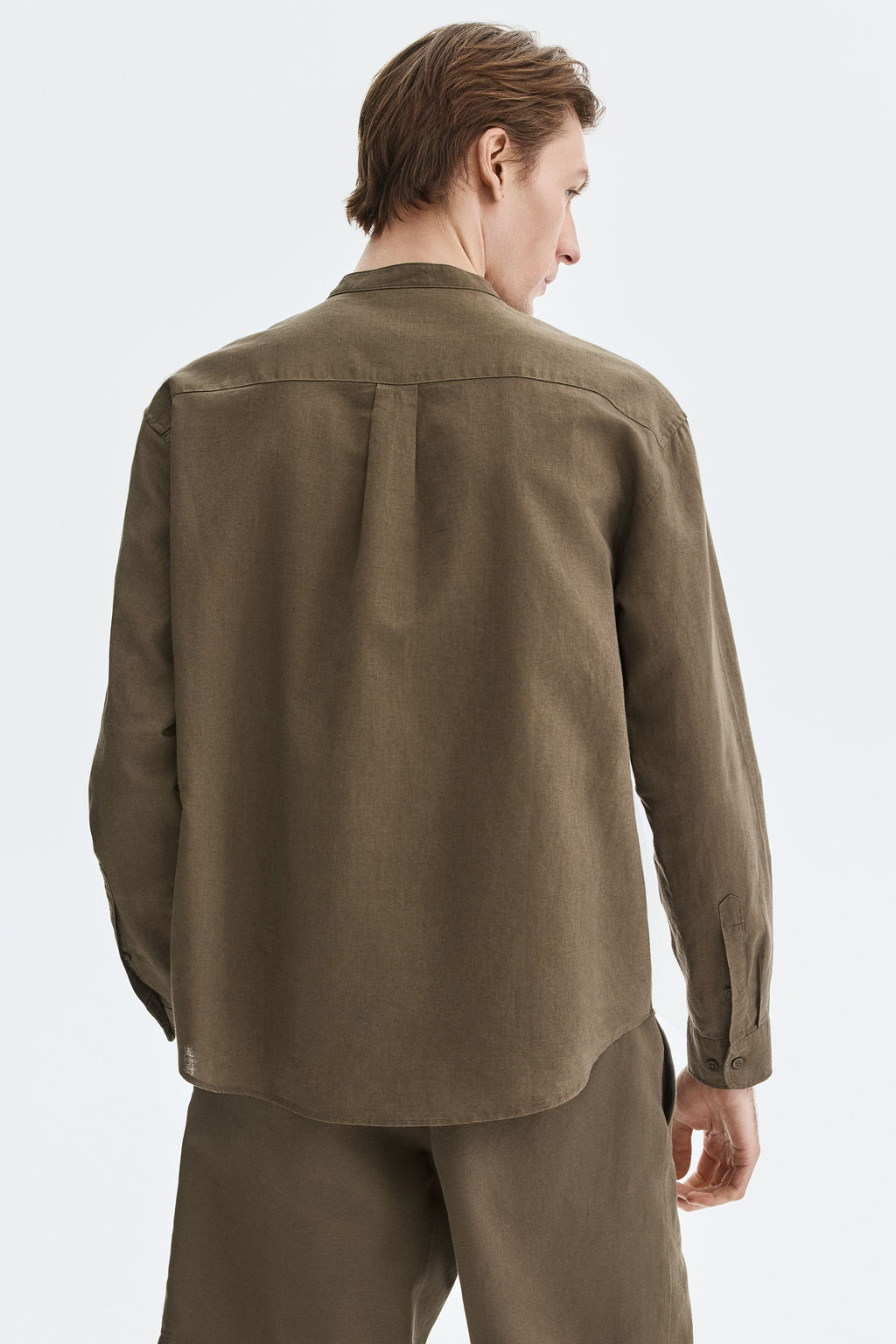Camisa en mezcla de lino Relaxed Fit - H&m фото 7