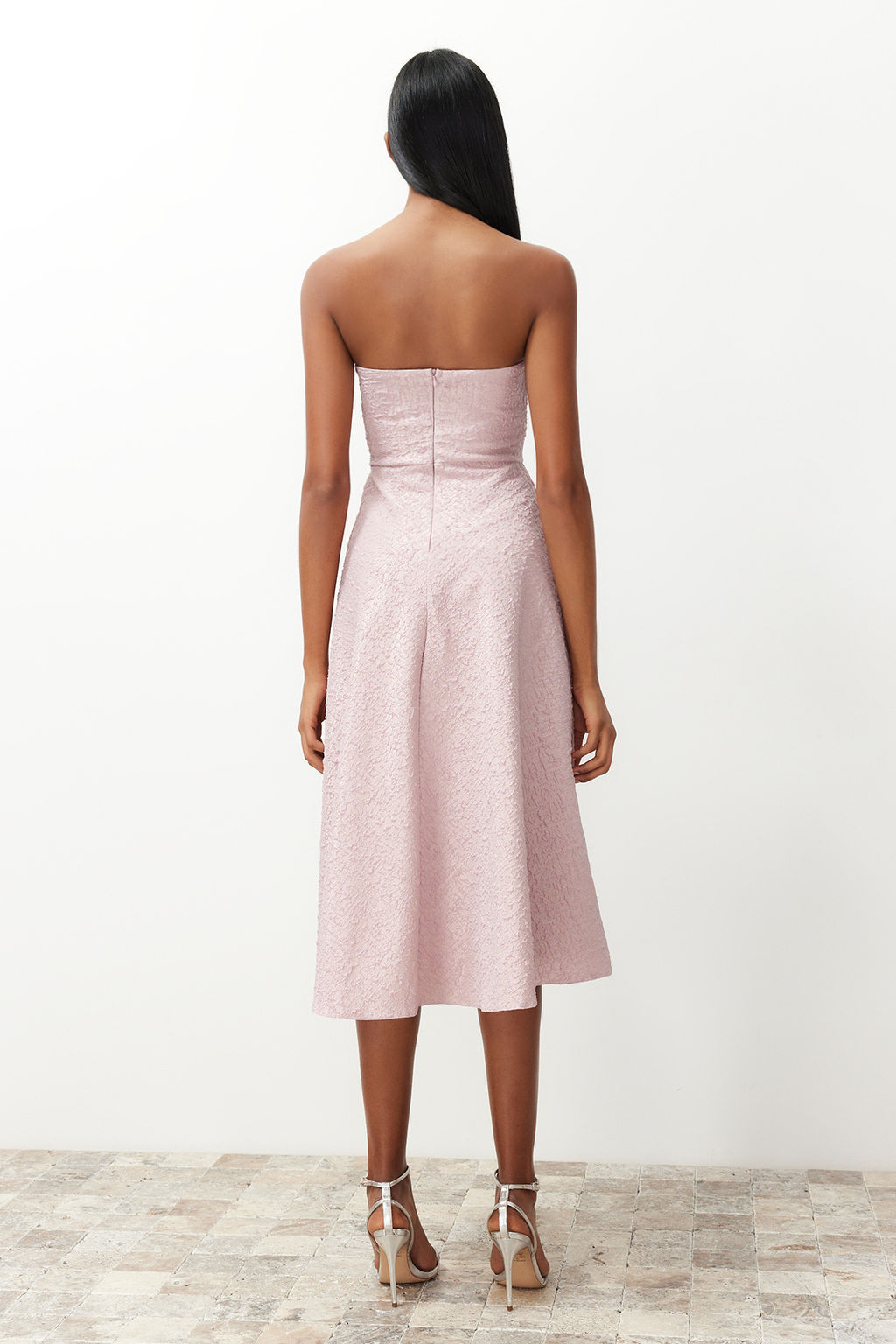 TRENDYOLMILLA Pudra A-Kesim Dokuma S?k Abiye Elbise TPRSS24EL00160 фото 6